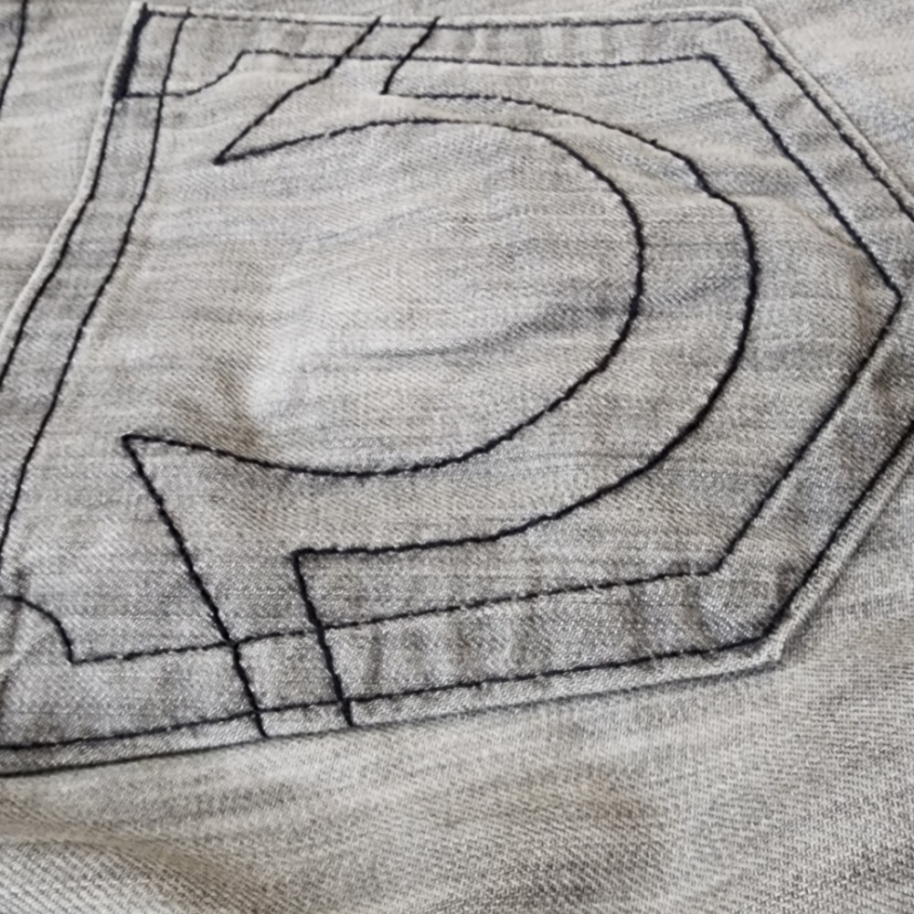 SOLD- True Religion Bobby Light Grey Wash Jeans, Men’s -32- Seat 34 - Picture 3 of 8